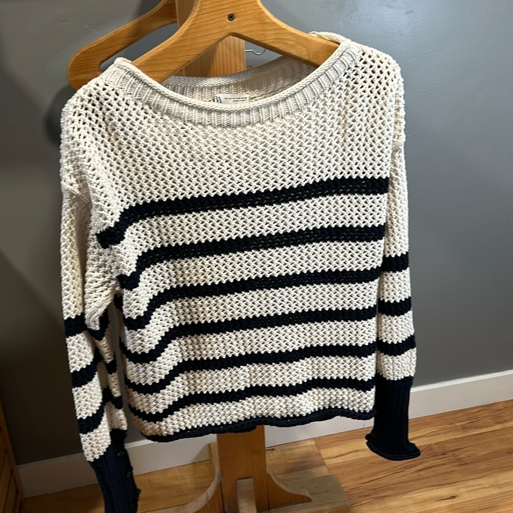 Zara cottage core large knit sweater with fitted wrists Small